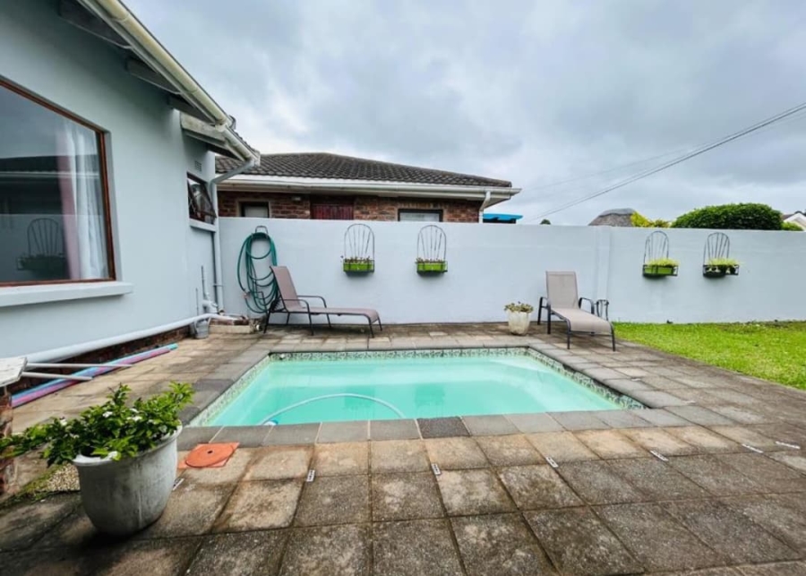 4 Bedroom Property for Sale in Dorchester Heights Eastern Cape